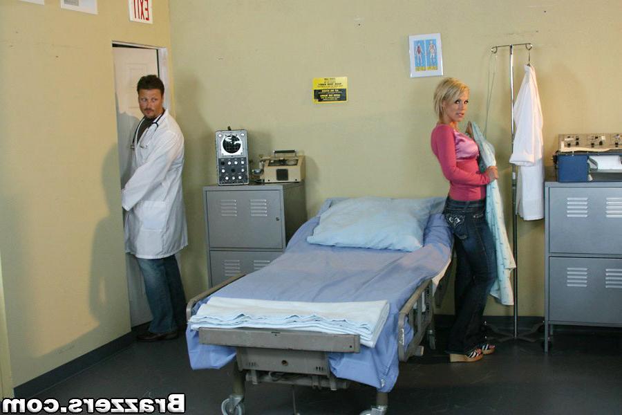 16P Horny blonde gets her tight asshole rammed by doctor