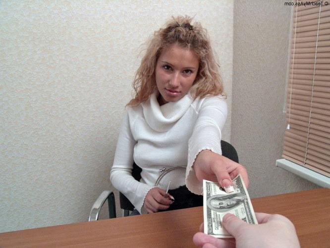 17P Curly blonde coed girl gets her asshole stretched