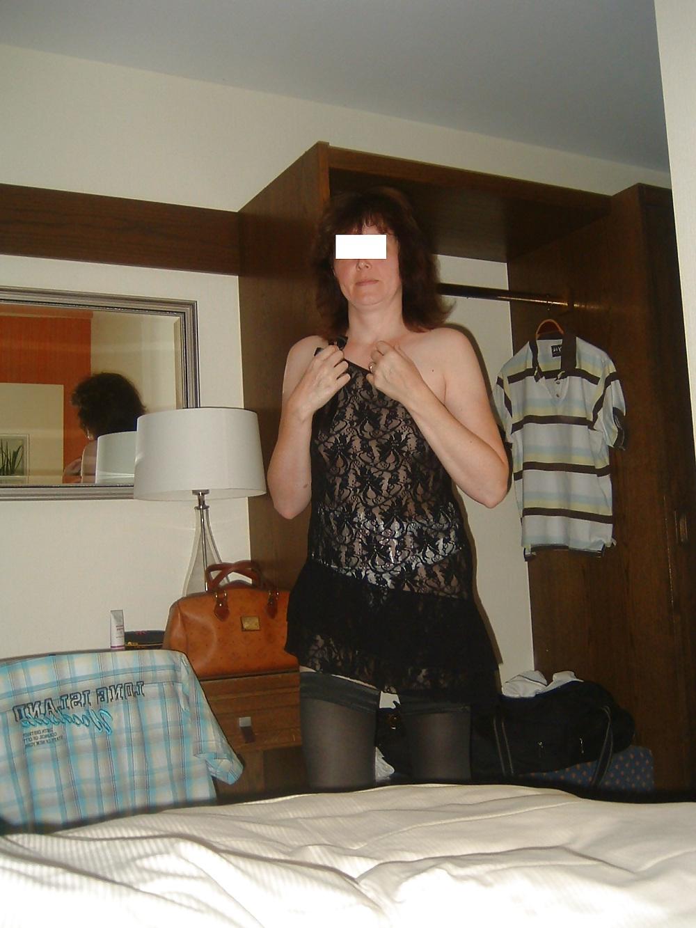 6P I,am in a hotel