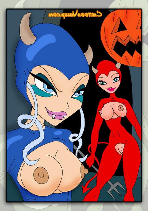 12P Stella and Musa Winx have a little lesbian action