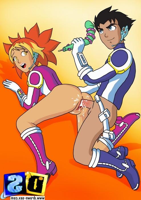 12P Cammy and Chun-Li from Street Fighter caught fucking