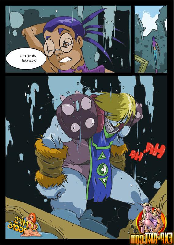 12P He starts by fucking her with the handle of his sword and it tears her open, mak