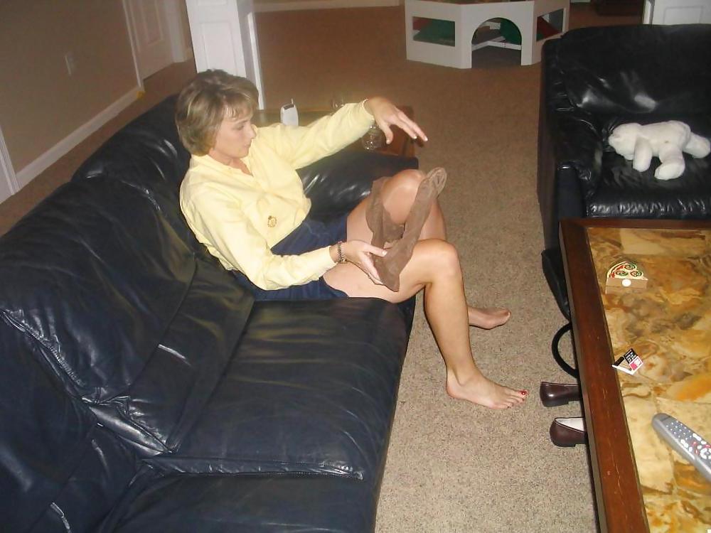 25P Uber hot MILF housewife