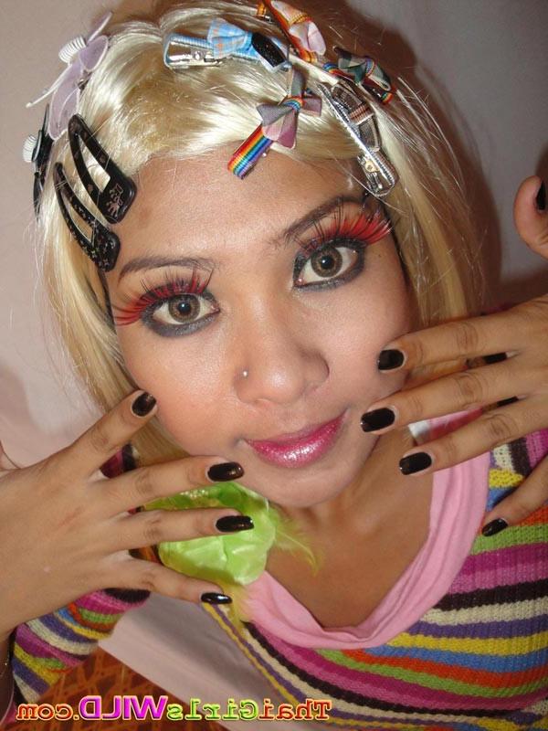 16P Thai aGoGo girl loves to show off her amazing little body.