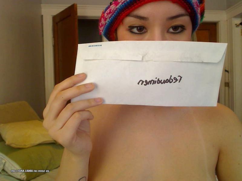 15P Asian hottie gets wild on cam while flashing her tits