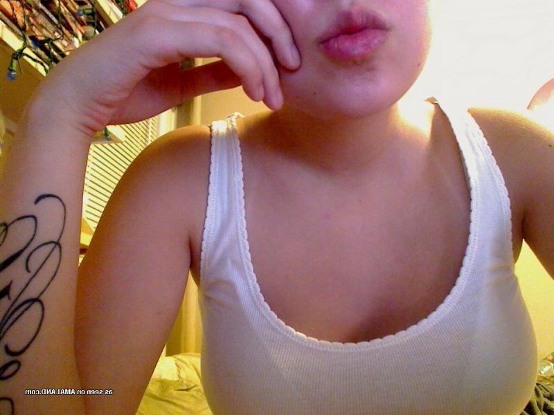 15P Asian hottie gets wild on cam while flashing her tits