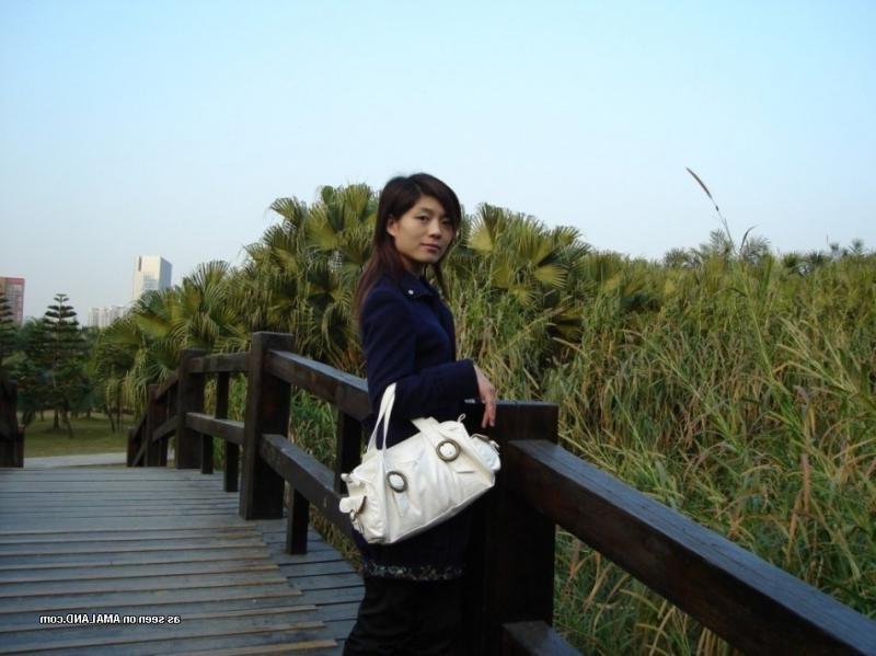 10P Kinky Korean honey teasing on cam by stripping naked