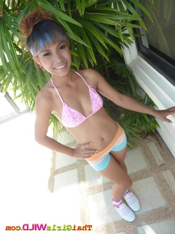 16P Thai hooker strips from her bikini to show her pussy