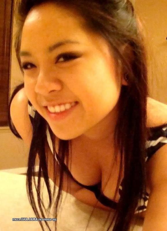9P Naughty Asian girlfriends posing sleazy on cam