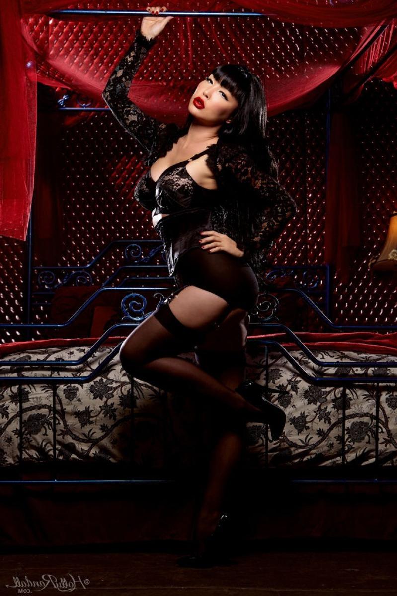 12P Masuimi Max topless in stockings