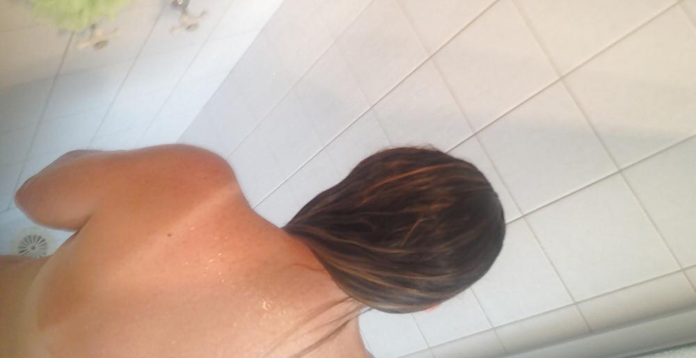 25P Michelle in shower for you to cum over...