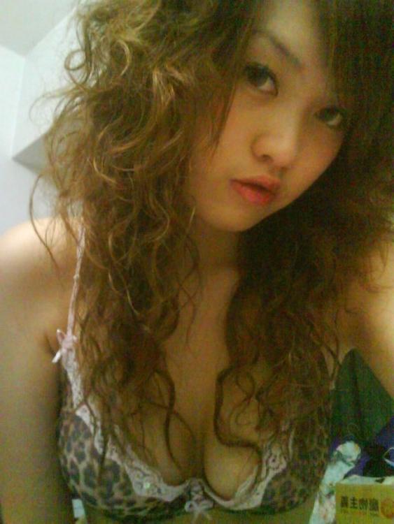 16P Asian coed goes full nude in couch shows squeezable tits