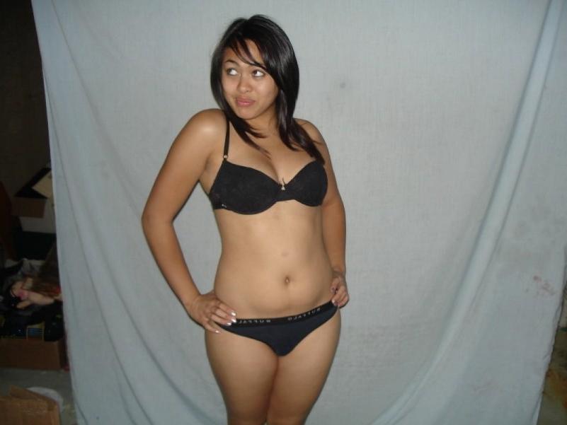 16P Asian coed goes full nude in couch shows squeezable tits