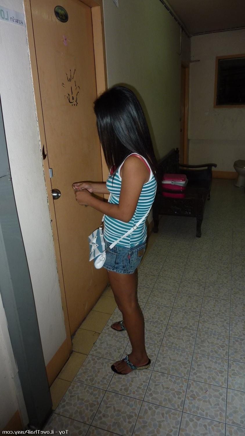 15P Hot Thai Hookers Spreading Tight Holes For Tourists