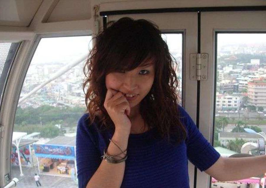 15P Kinky GF naked in cable car