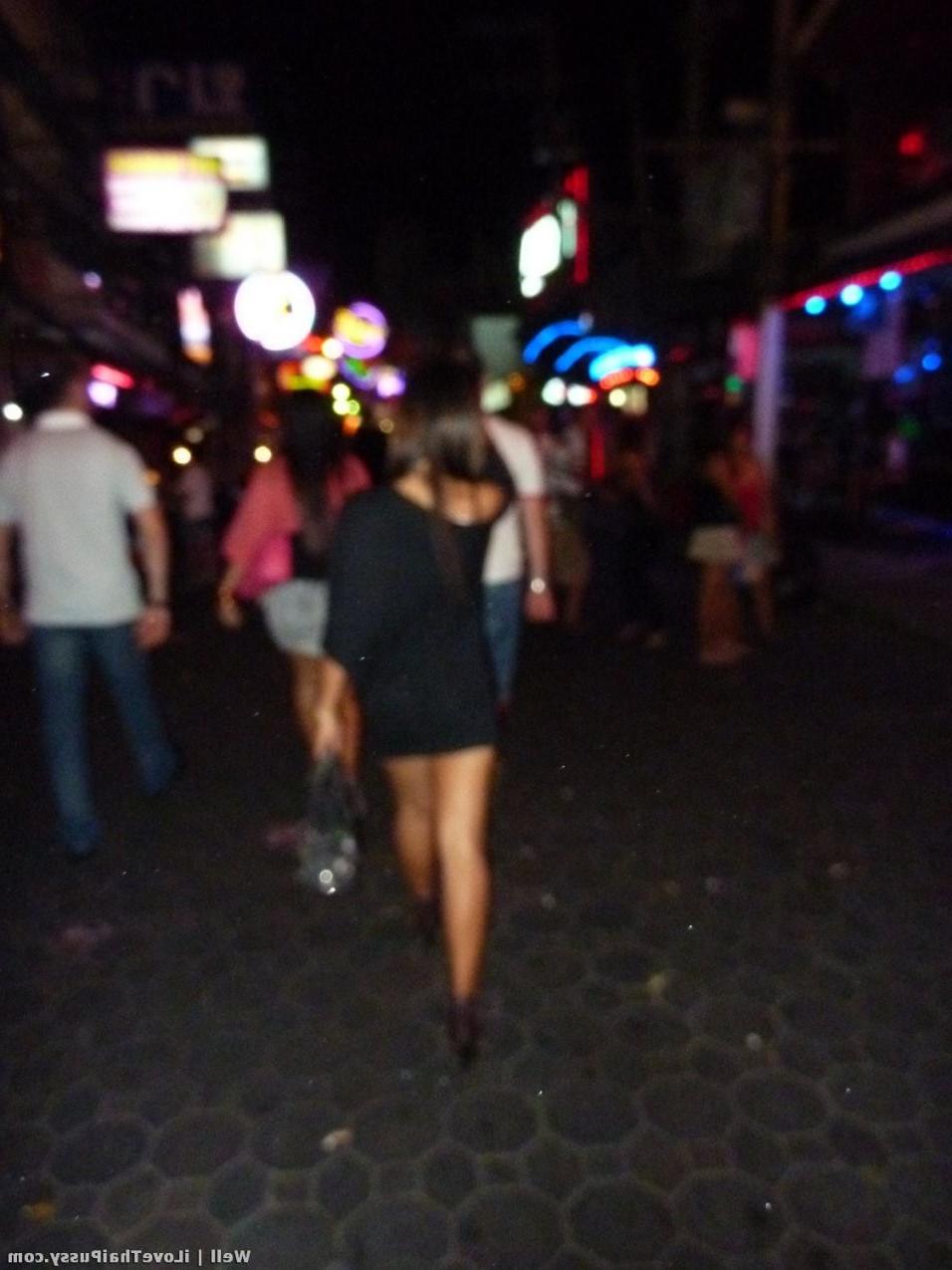 15P Street Walking Thai Hooker Fucked By A Tourist From Sweden