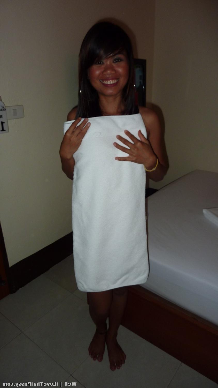 15P Street Walking Thai Hooker Fucked By A Tourist From Sweden