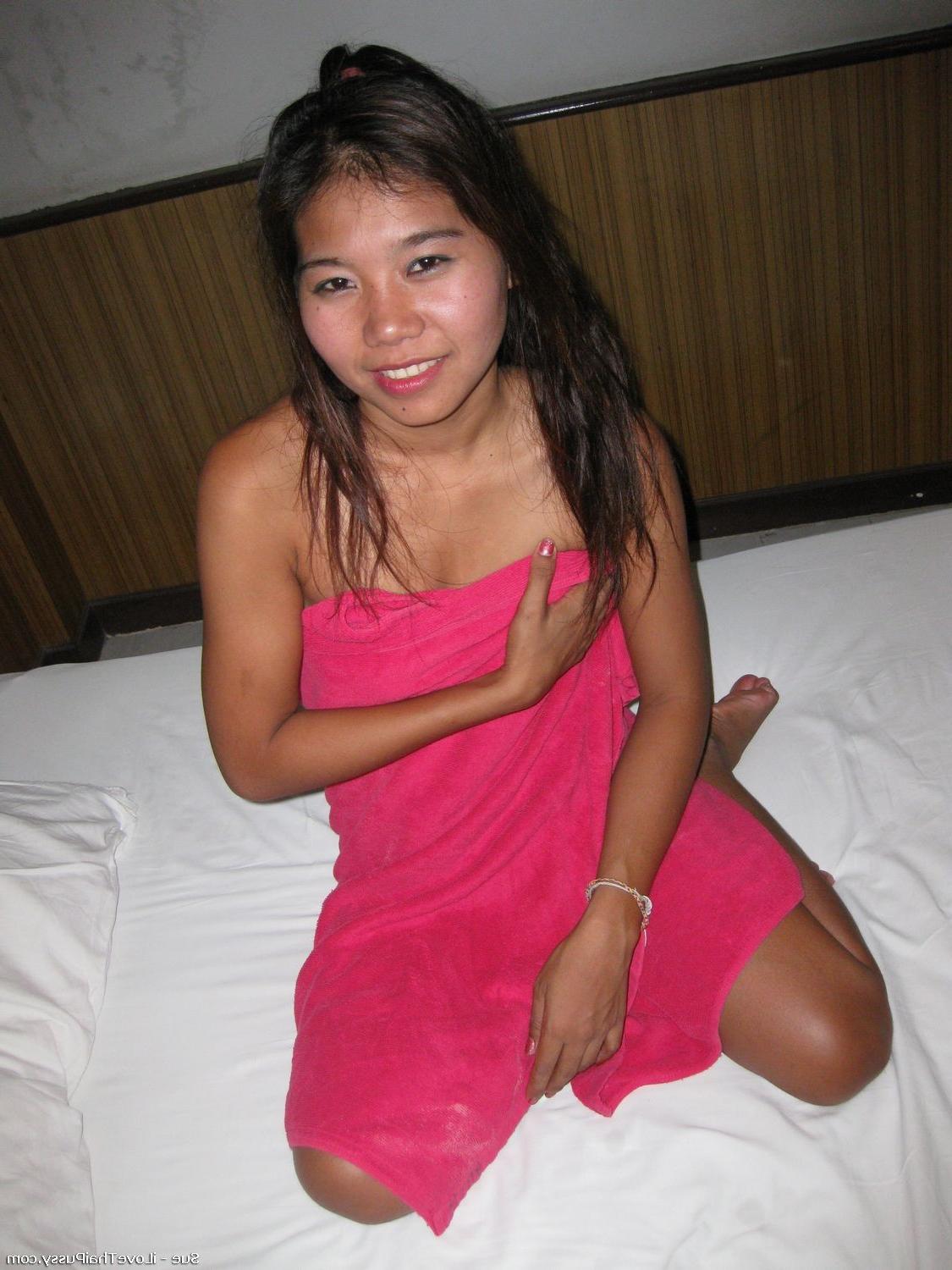 15P Nubile Thai Bargirl Fucked Bareback By A Swedish Sex Tourist