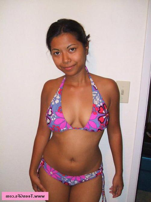 17P Hot large boobs amateur teenie trying her sexy lingeries
