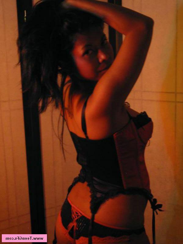 17P Hot large boobs amateur teenie trying her sexy lingeries