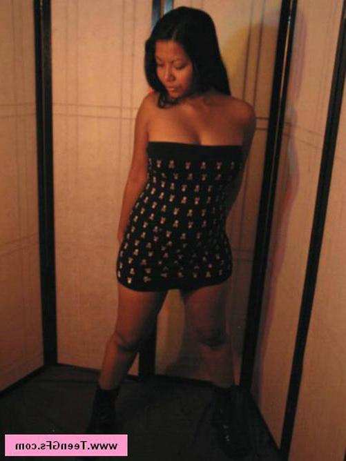 17P Hot large boobs amateur teenie trying her sexy lingeries