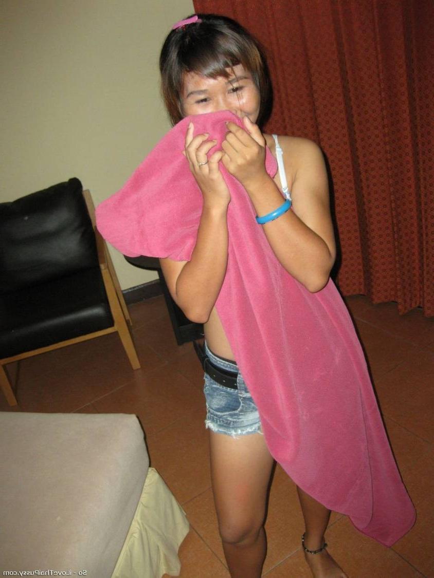 15P Tight Thai Bargirl Hooker Bareback Fucked By Sex Tourist