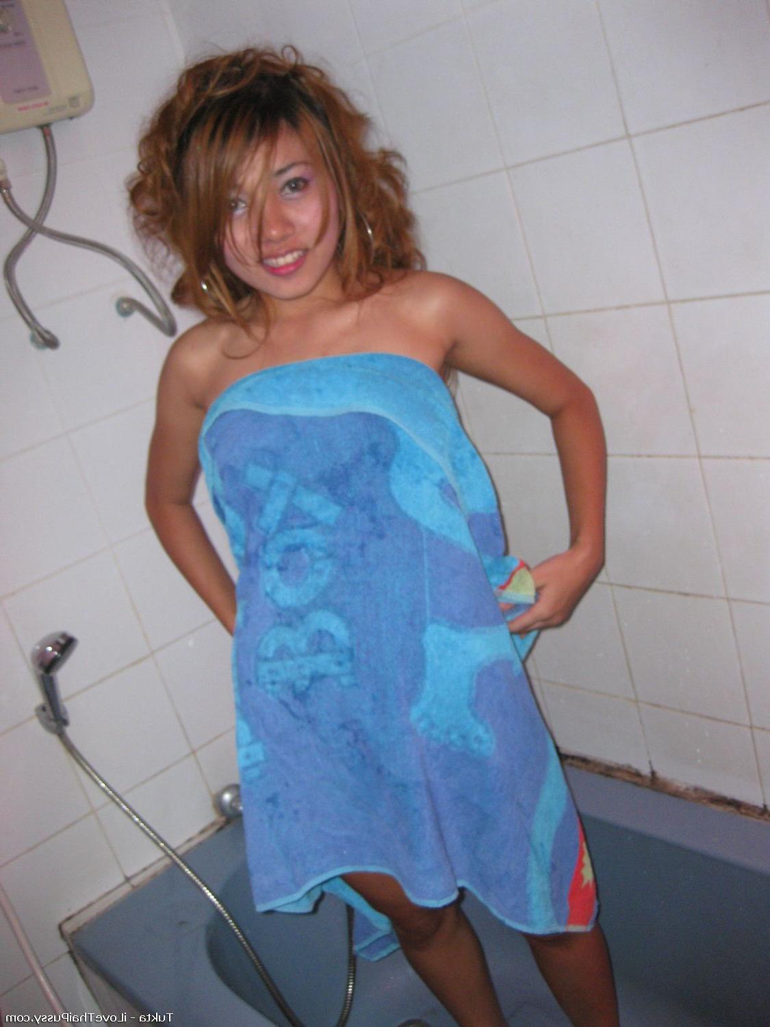 15P Filthy Thai Bargirls Pussy Penetrated By A Bangkok Tourist