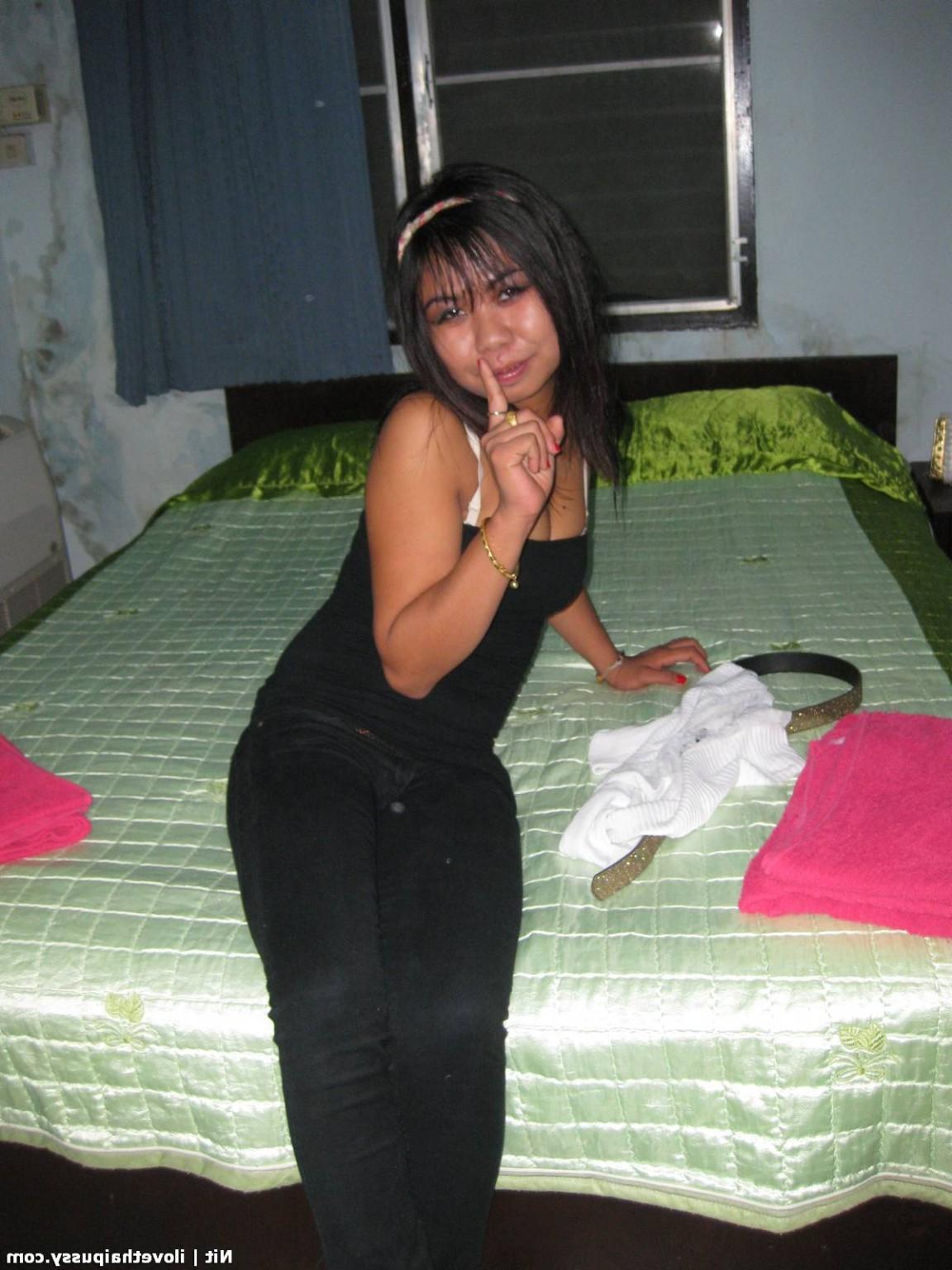 12P Real Thai Prostitute Paid To Spread Filthy Pussy