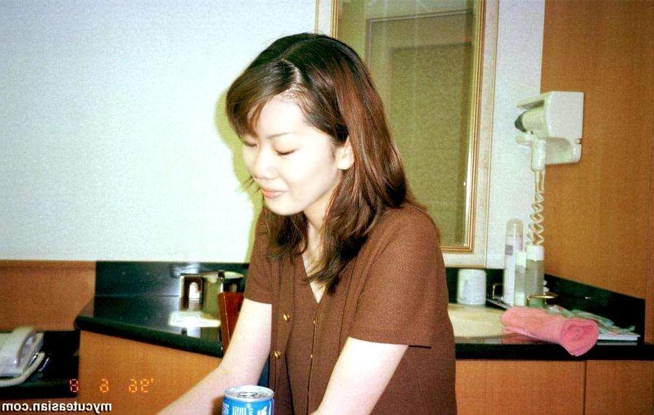 16P Shy Japanese Amateur shows her hairy wet twat