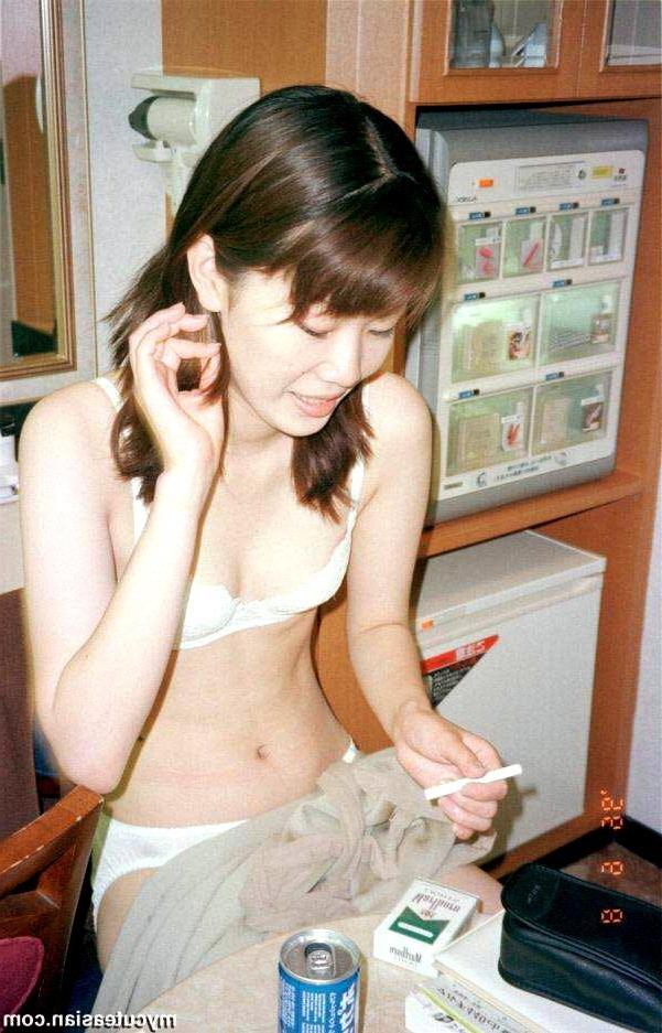 16P Shy Japanese Amateur shows her hairy wet twat