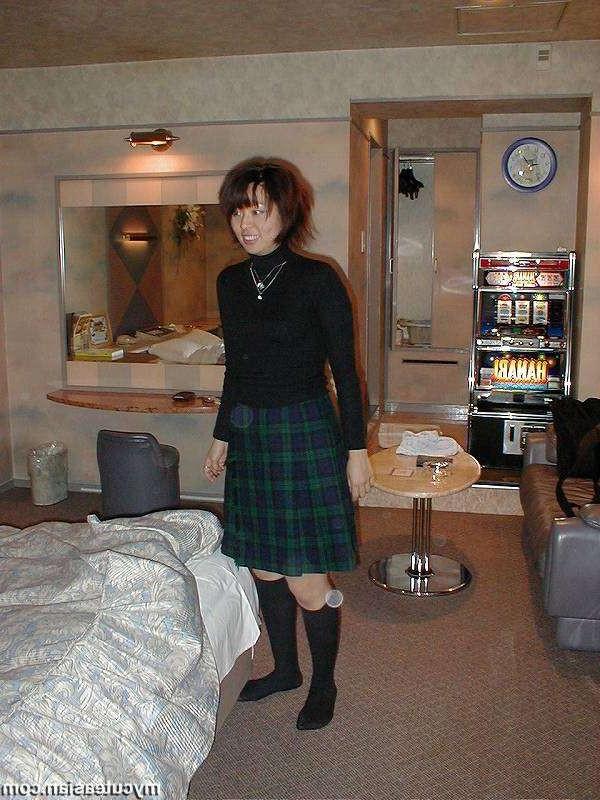 16P Japanese amateur coed deeply fucked in hotel