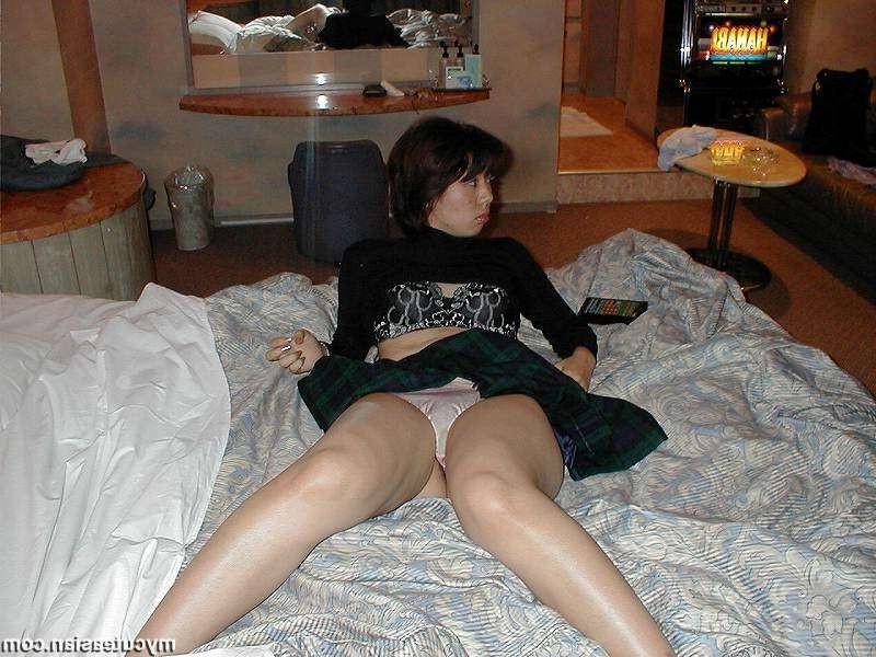 16P Japanese amateur coed deeply fucked in hotel