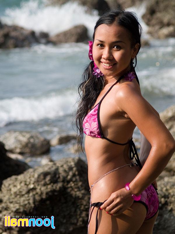 15P teens tasty asian buns and shiny belly chain