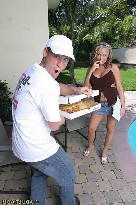 15P Sluty asian housewife fucking lucky pizza guy