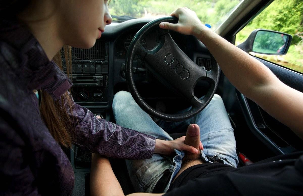 15P Sweet playful Beata Undine getting drilled hard in the car