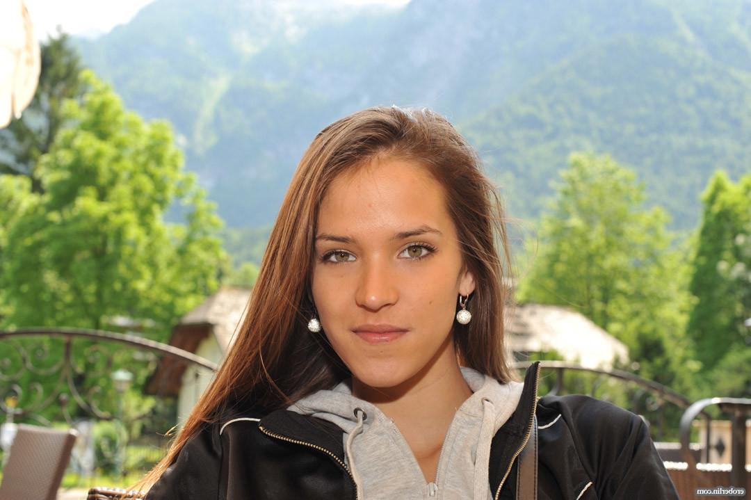 16P Eroberlin-Silvie-de-Lux-public-sex-austrian-rocky-gorge