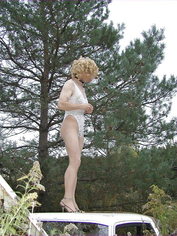25P Crossdresser and the car