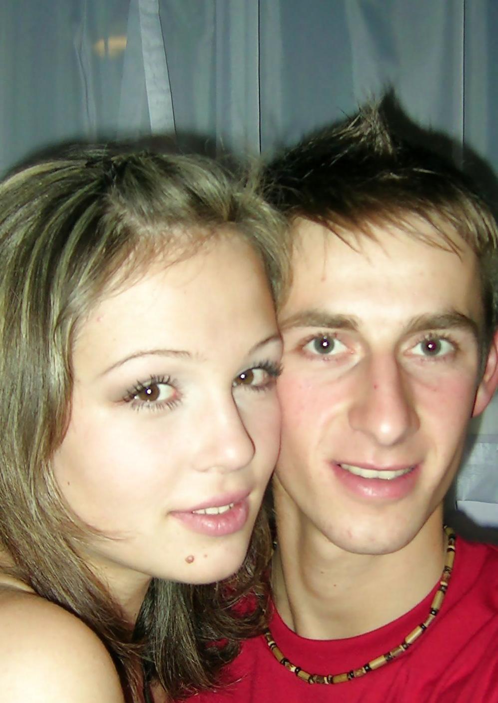 20P REAL TEEN COUPLE HOME SNAPS .1 - COOLBUDY