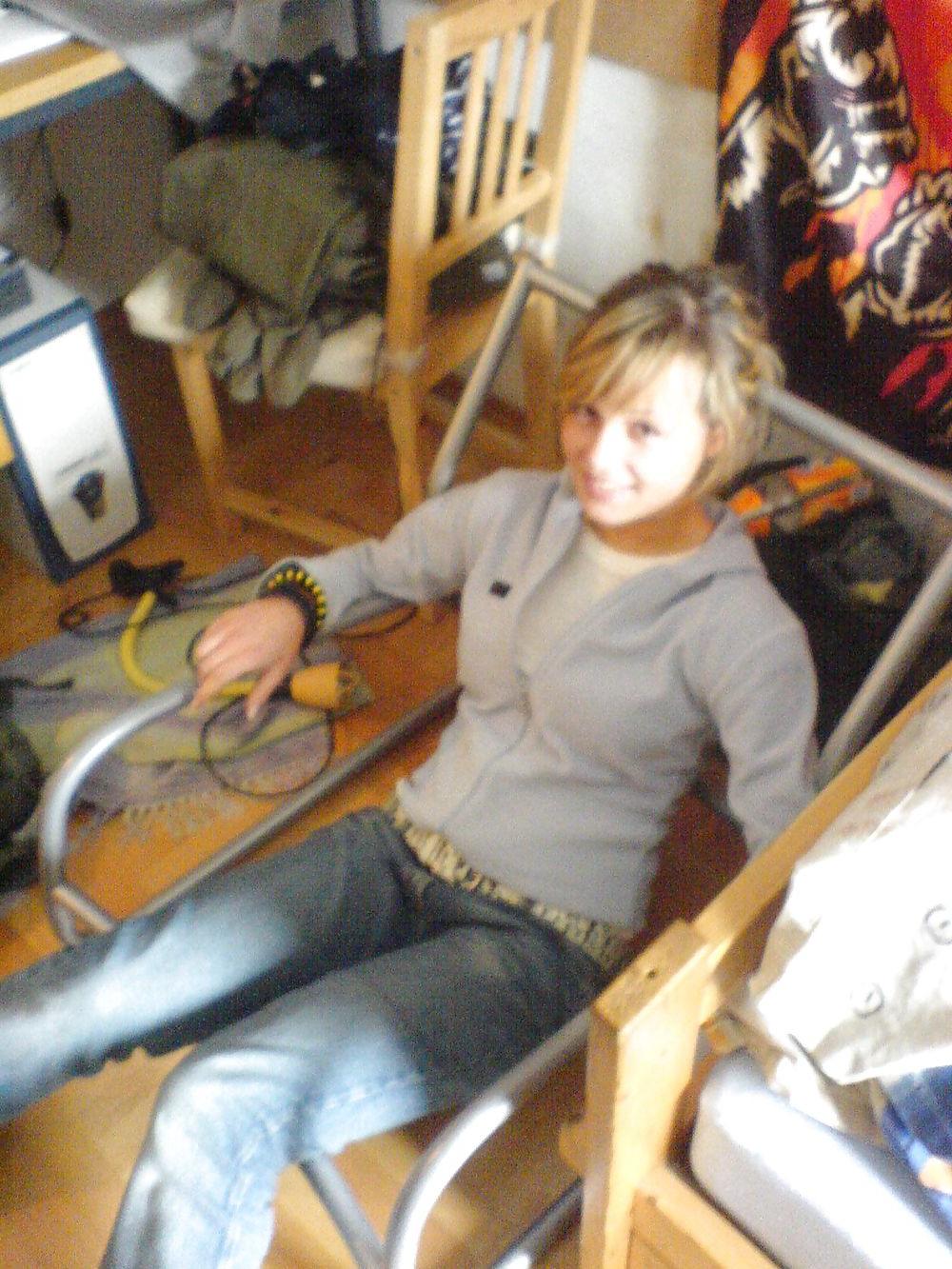 23P REAL TEEN COUPLE HOME SNAPS .4 - COOLBUDY