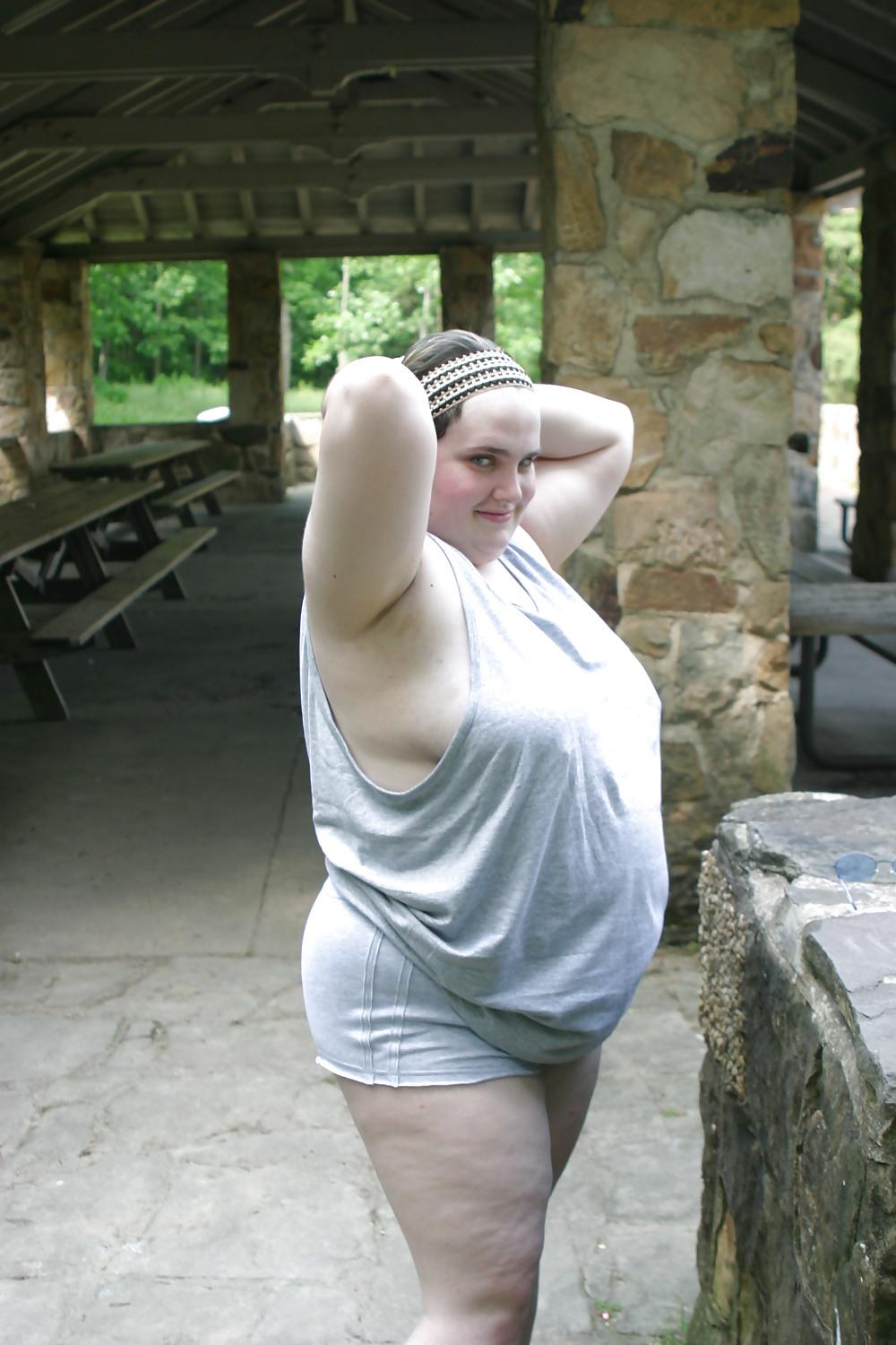 25P Kaylee outside in grey shorts