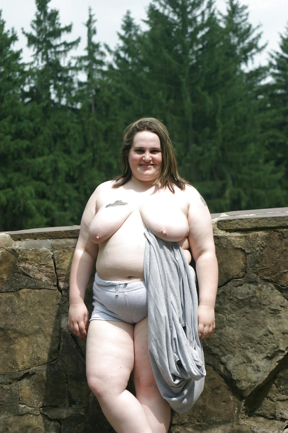 25P Kaylee outside in grey shorts