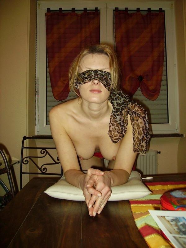 15P Amateur housewife shows tits and cunt