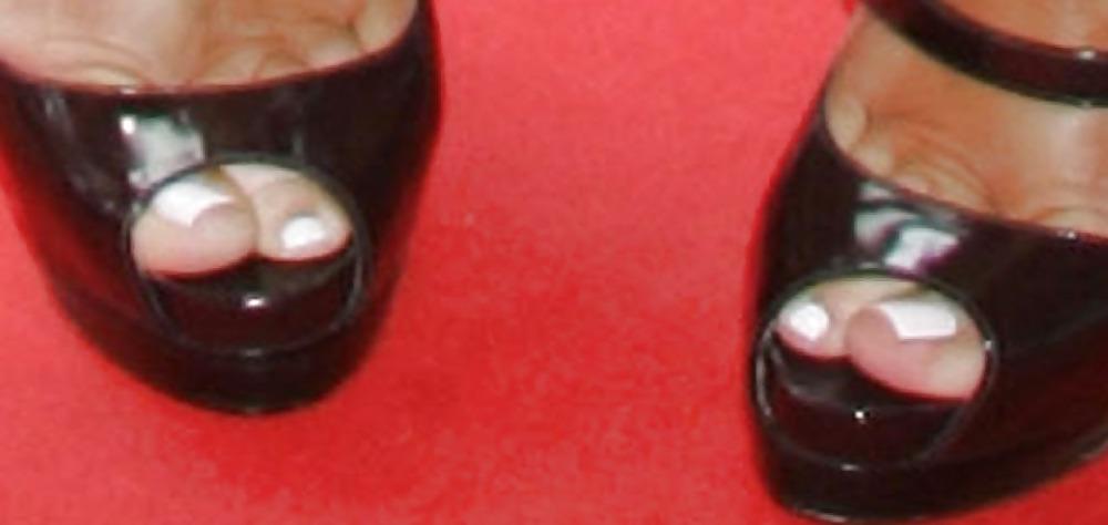 25P Celebrity feet