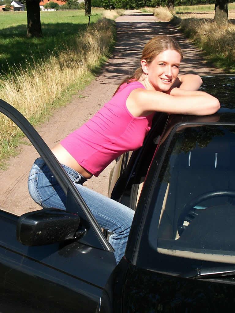18P Amateur teen stripping outdoors on top of her car