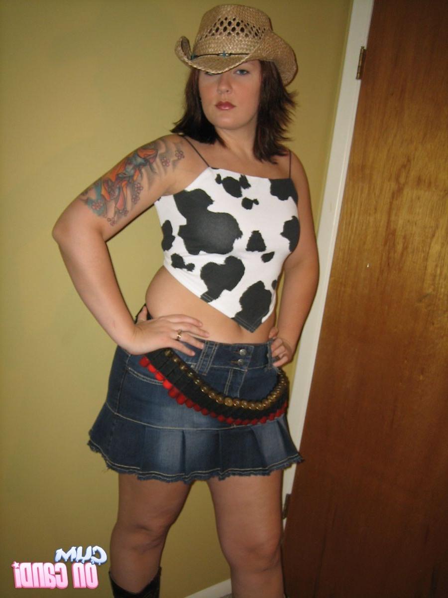 16P Amateur Housewife Candi Is A Real Country Babe