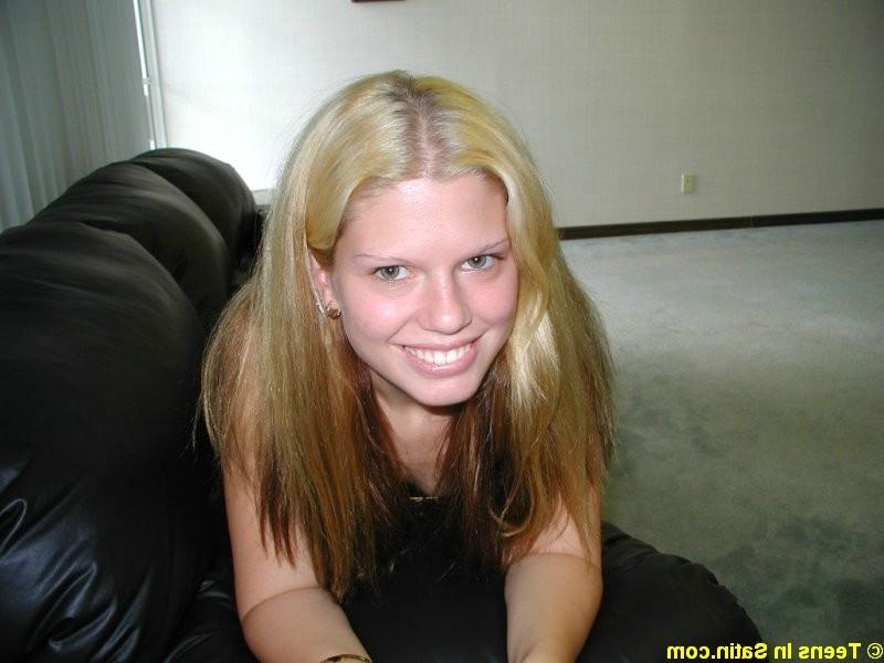 16P Horny blonde teen in leopard nightie bends over