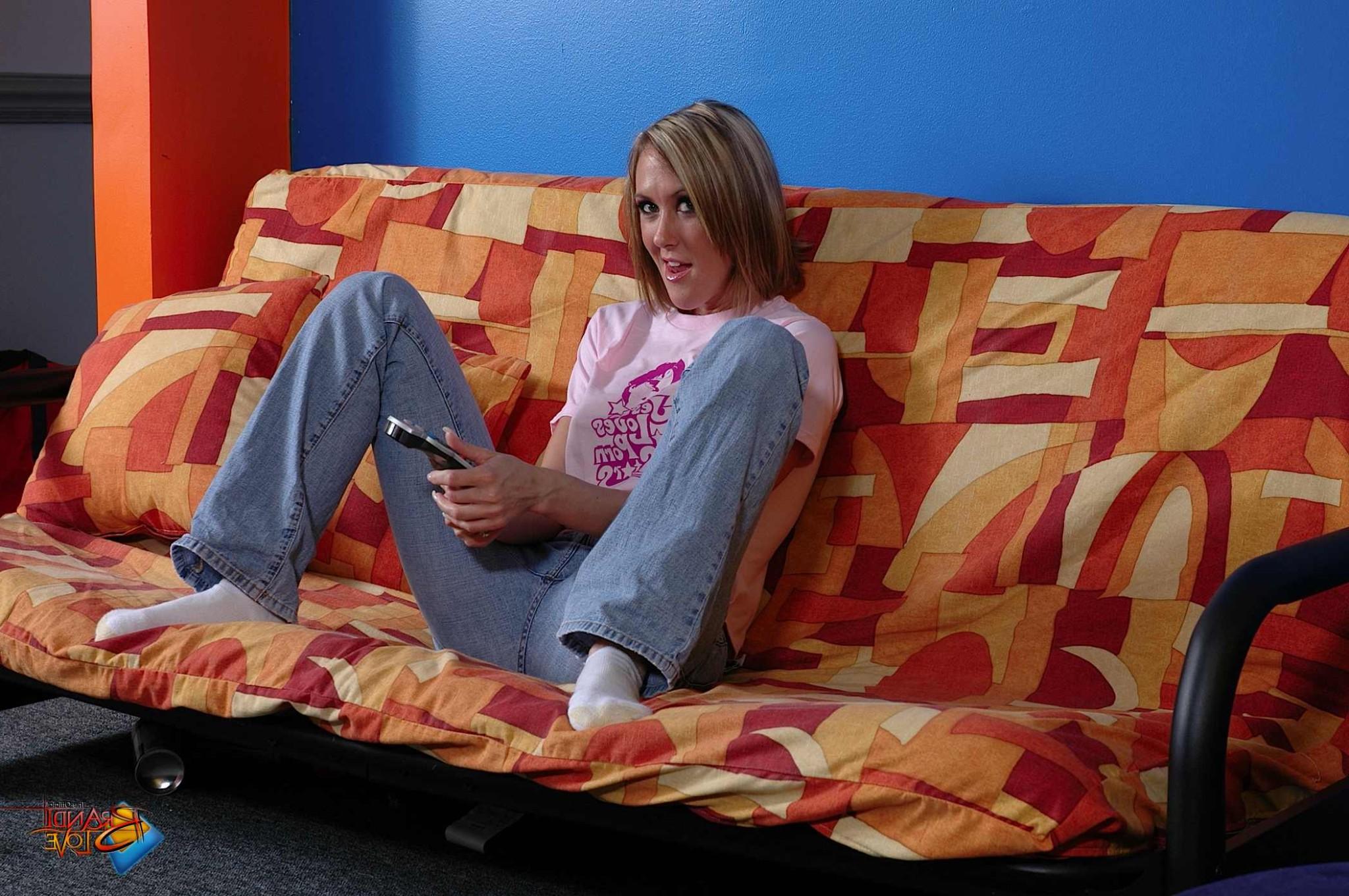 25P Brandi Love Masturbating