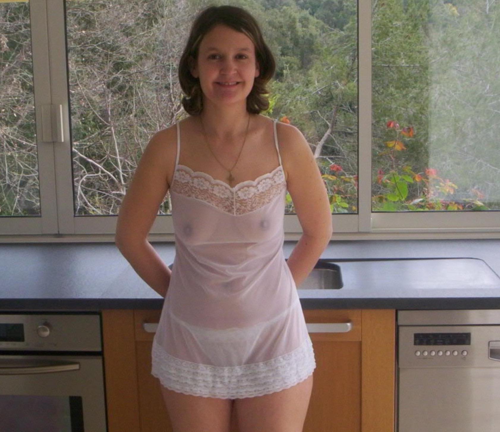 20P Seethru nips hard nipples pokies wet tshirt see through