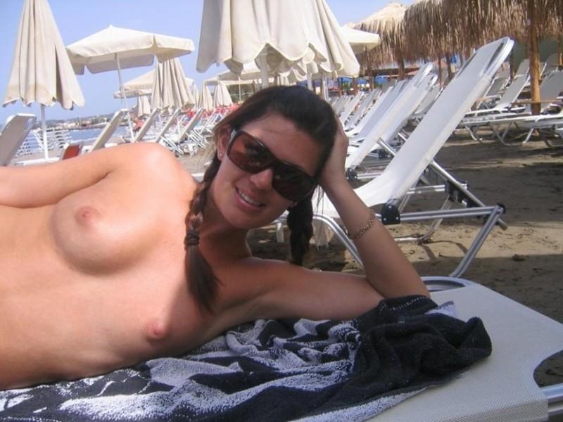 19P Amateur beach candids and voyeur photos mix