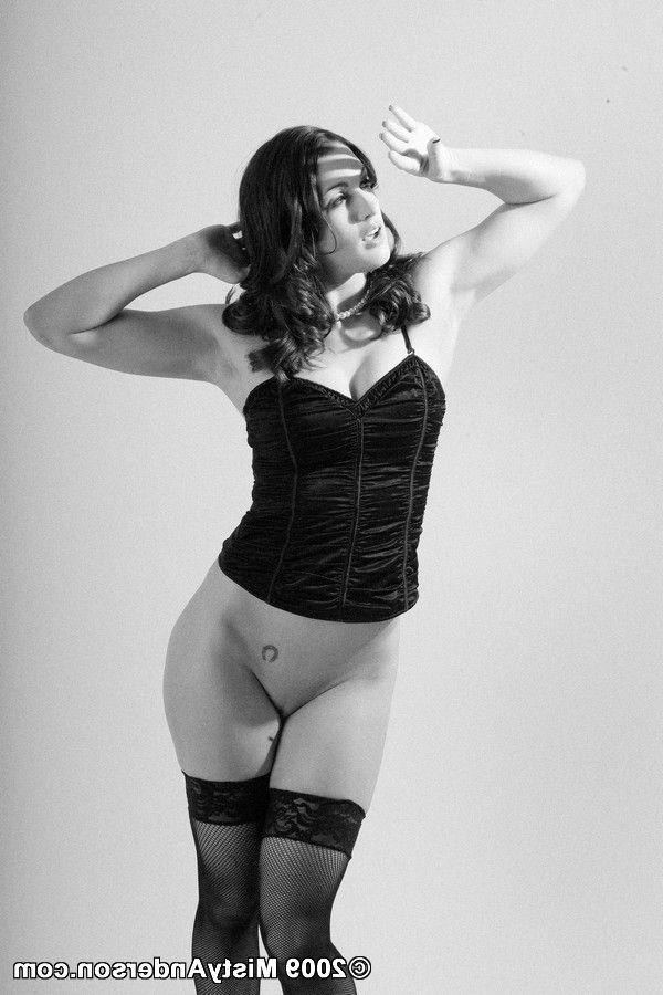 16P Busty babe vintage